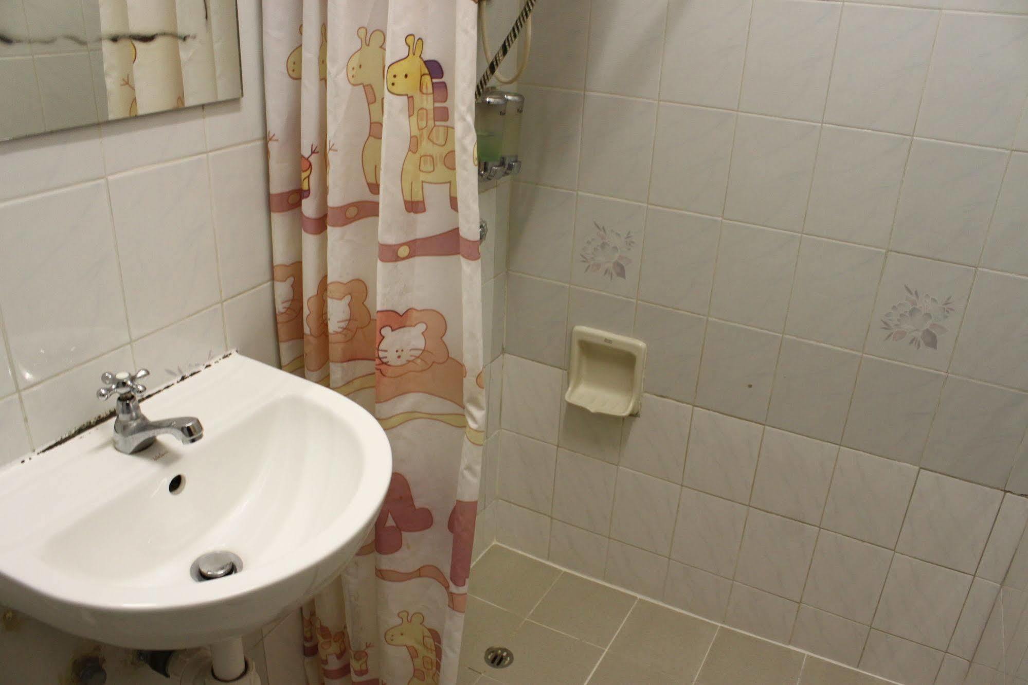 Osaka Hostel Hong Kong Bagian luar foto